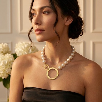 Chunky Pearl Statement Necklace with Circle & Hook Fastening